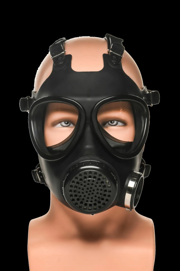 XR Brands Inhaler Gas Mask Black & White - silikonowa maska z butelkÄ… 1L - Asu ja Lelu